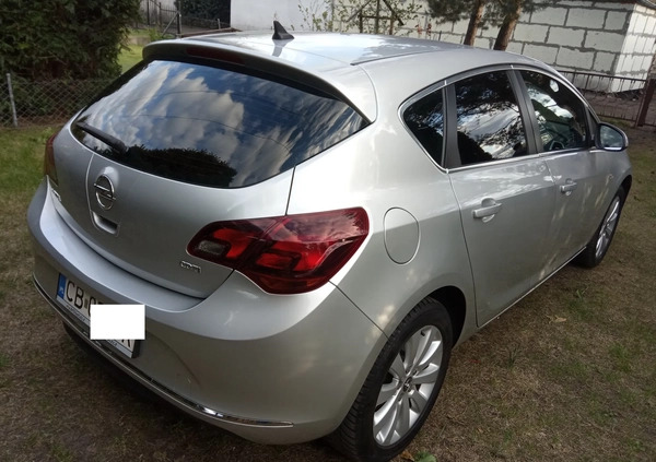 Opel Astra cena 26500 przebieg: 150000, rok produkcji 2013 z Bydgoszcz małe 29